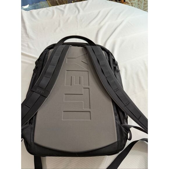 Yeti Crossroads 22 Black Carry On Backpack main image 12